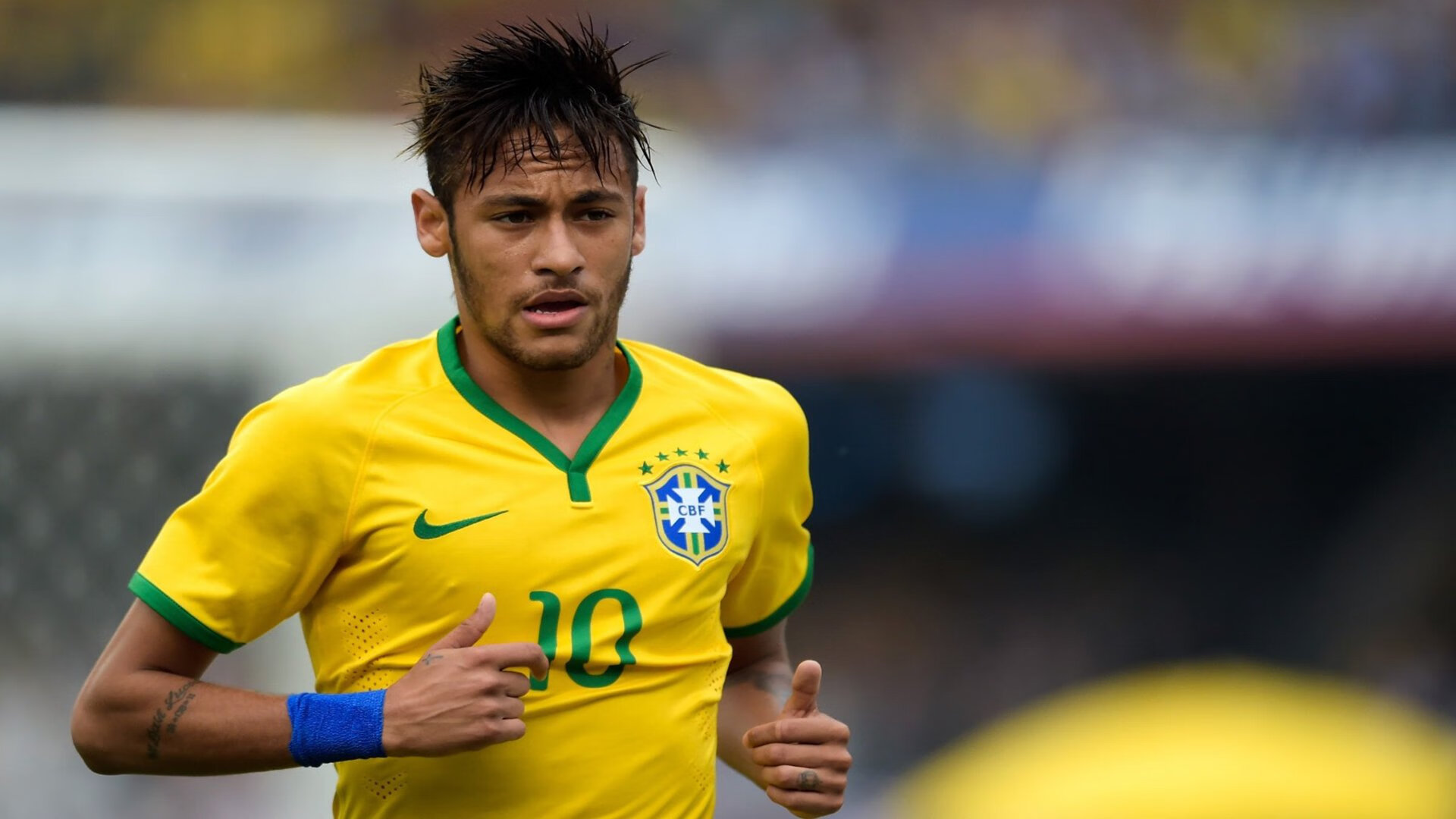 “2025世界运动会:高新体育中心健力赛,选手挑战重量极限”